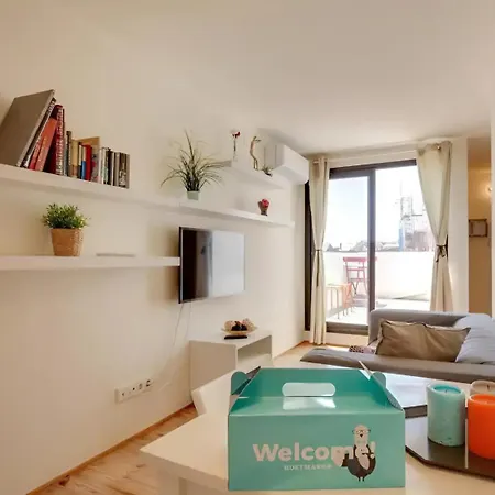 Urban Flats Park Guell Apartment